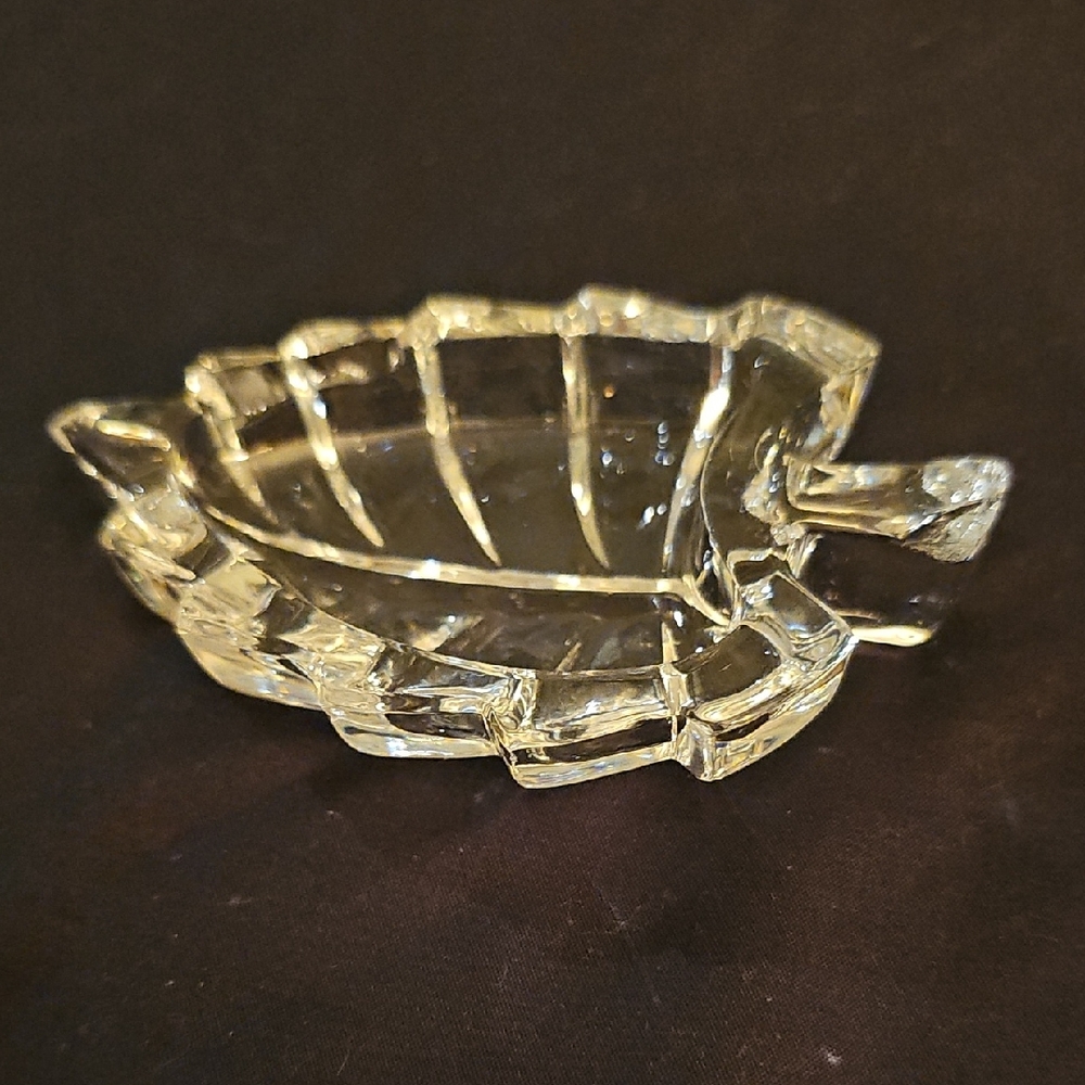 Gray Glass Leaf Art Sculpture - Picture 2 of 5